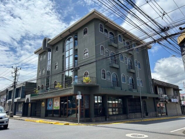 Venta de Excelente Hotel en Alajuela Centro / OFC in Alajuela — $1,600,000