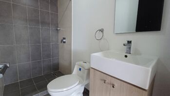 Venta de Apartamento en Granadilla de Curridabat.  en Granadilla, Curridabat, San José — $152,000 - Foto 5 de 18