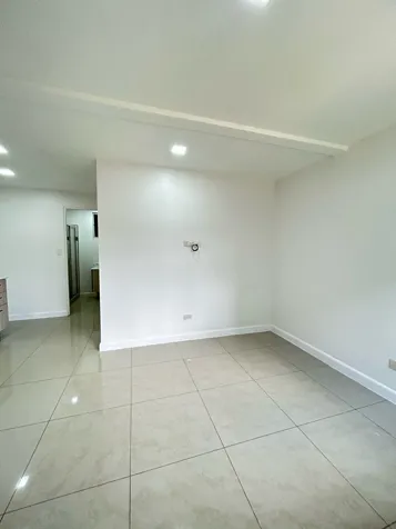 Apartment for rent on the ground floor inside an apartment complex. in Desamparados, San José — ₡ 230 000 - Photo 3 of 11