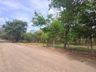 Lote de 4000m2 a 5 minutos de la Playa Marbella en Cuajiniquil, Santa Cruz, Guanacaste — $185,000 - Foto 2 de 13