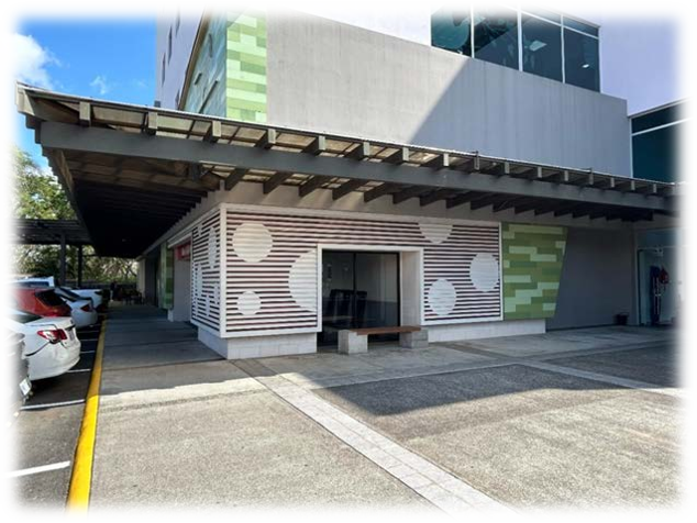 Local en alquiler en reconocida Plaza Comercial en Heredia en Heredia — $26,404
