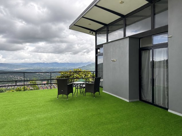 Moderna casa de 3 habitaciones con hermosas vistas en Naranjo in Naranjo, Alajuela — $440,000 - Photo 3 of 30