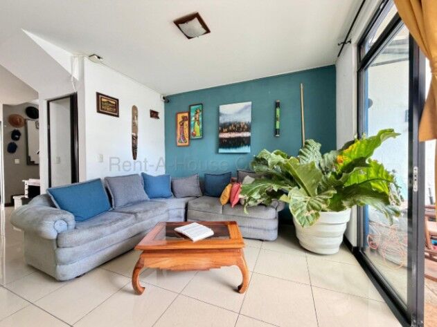 VENTA DE HERMOSA CASA EN CONDOMINIO VISTA DE LAS FLORES. HEREDIA. in Ulloa, Heredia — $250,000
