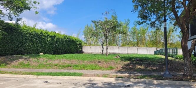 Lote en Hacienda espinal en San Rafael, Alajuela — $230,000 - Foto 1 de 8