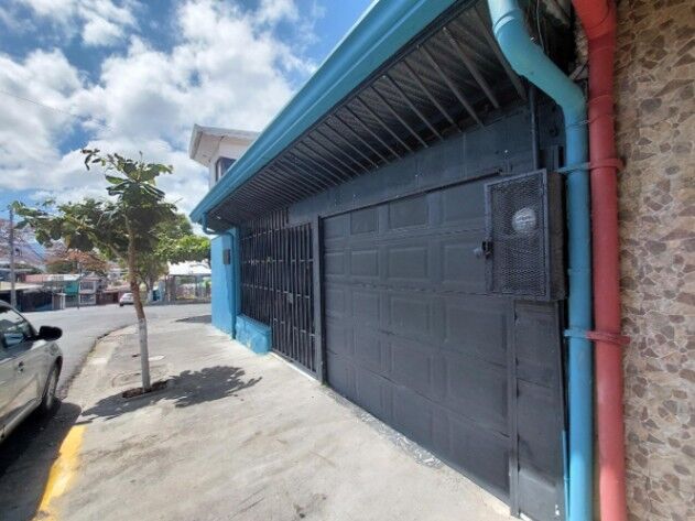 ¡Tu Nuevo Hogar y Oportunidad de Negocio en San Cayetano! en Catedral, San José — $116,500