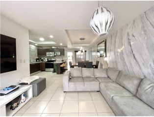 Alquiler de Casa en Condominio Escazú.