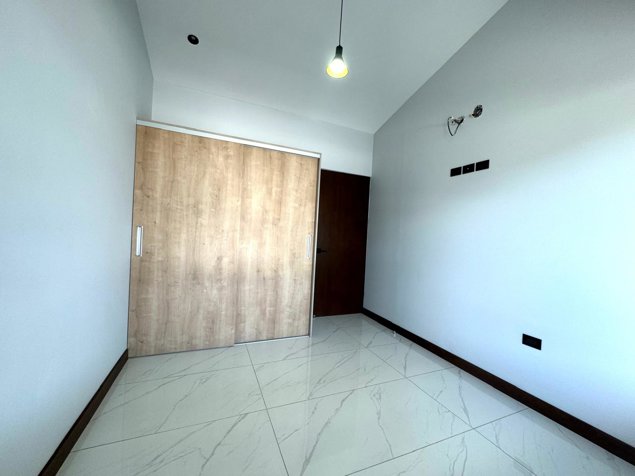 Alquiler de Casa en Condominio / La Guacima de Alajuela en San Isidro, Alajuela — $2,750