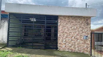 Venta de casa muy completa