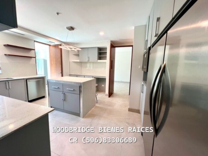 Escazú condominio de lujo en alquiler $6.000 en Central Park in San Rafael, Escazú, San José — $6,000