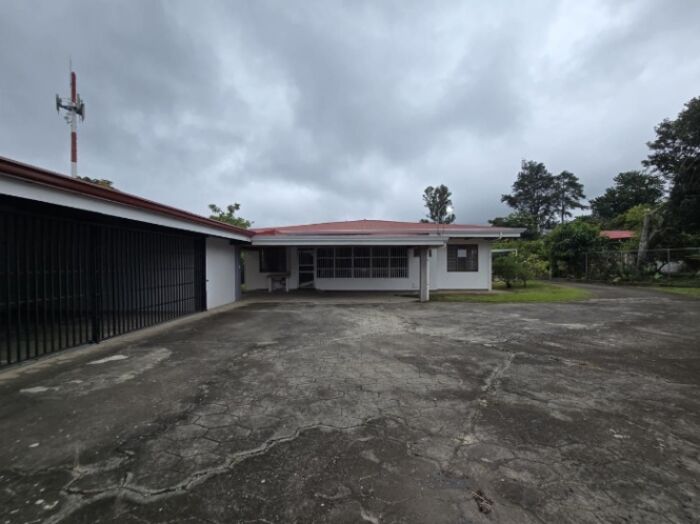 Propiedad de lujo en La Garita de Alajuela –Costa Rica-Gran oportunidad de venta o alquiler. en Garita, Alajuela — $5,600,000
