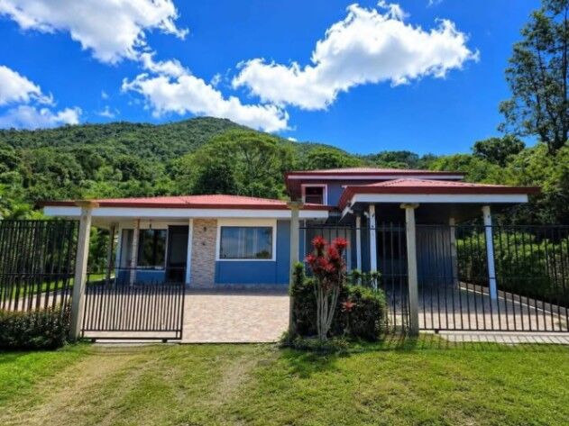 Casa Moderna de 4 Hab con Gran Patio en Tarrazú in San Marcos, Tarrazú, San José — ₡ 65 000 000