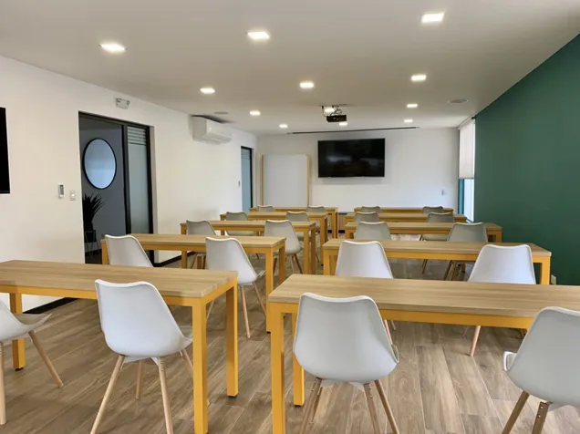 Alquilo oficinas equipadas y modernas en Rohrmoser en San Rafael, Escazú, San José — $15,000
