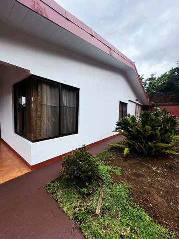 🏡 Hermosa Casa en venta en el centro de Grecia, Alajuela en Grecia, Alajuela — ₡ 125 000 000 - Foto 3 de 12