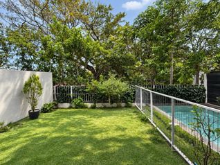 Venta de Hermosa Casa con Patio y Piscina privada en Piedades, Santa Ana, San José — $293,000 - Foto 4 de 15