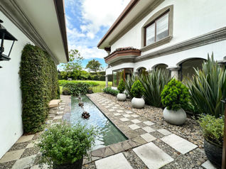 Se vende lujosa casa en Monterán, Curridabat (FAU). in Granadilla, Curridabat, San José — $1,375,000 - Photo 5 of 28