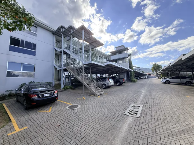 Venta de Hermoso apartamento de 3 dormitorios en Escazu in San Rafael, Escazú, San José — $215,000