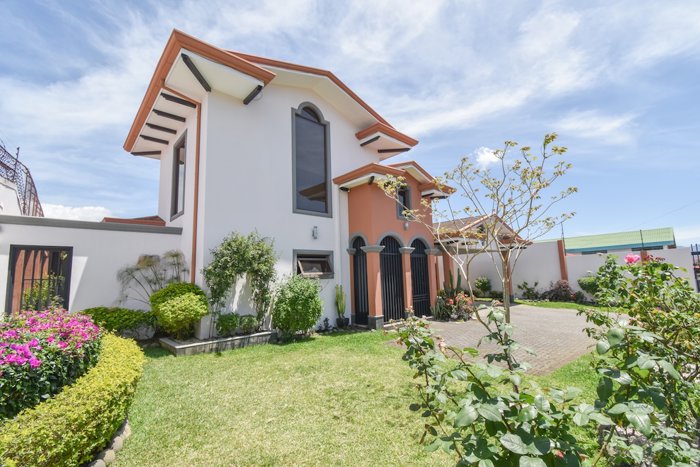 Venta Casa La Guaria Moravia San José en San Vicente, Moravia, San José — $995,000