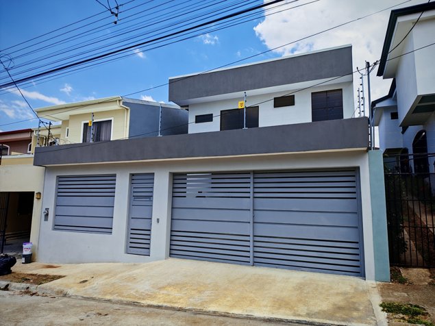 Venta de casa en Quizarco Santo Domingo de Heredia. en Pará, Santo Domingo, Heredia — ₡ 165 000 000