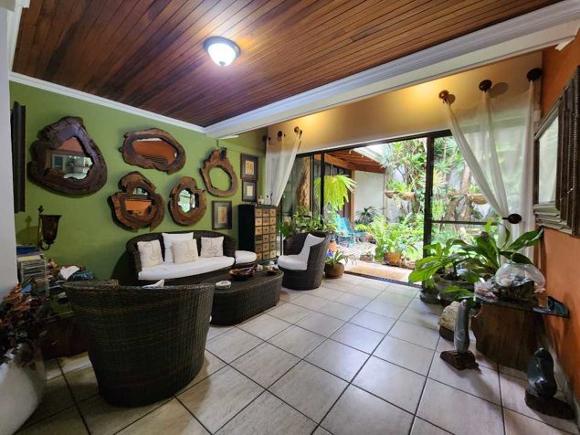 Oportunidad! Venta de Casa en Los Laureles Escazu" in Escazú, San José — $420,000 - Photo 2 of 22