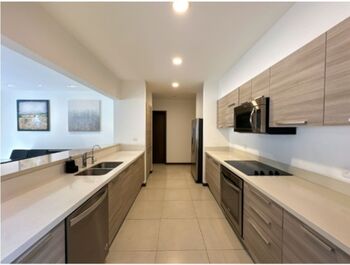 ALQUILER DE CASA EN CONDOMINIO CON LINEA BLANCA ESCAZU en Escazú, San José — $2,700 - Foto 5 de 13