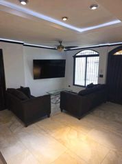 PROPIEDAD DE LUJO CON USO DE SUELO COMERCIAL EN TIBAS. in San Juan, Tibás, San José — $555,000 - Photo 4 of 14