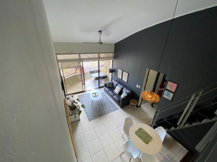 Venta de apartamento esquinero con mezzanine y amenidades #26-10 GS en Santa Ana, San José — $185,000