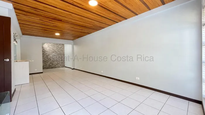 Sale Property with 4 Apartments in Montelimar, Calle Blancos. RAH 27-933 in Calle Blancos, Goicoechea, San José — ₡ 225 000 000 - Photo 2 of 14