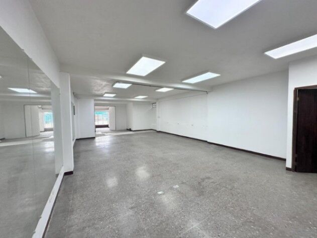 MLS-25-2 LS ALQUILER EDIFICIO COMERCIAL CATEDRAL SAN JOSE en Catedral, San José — $3,350