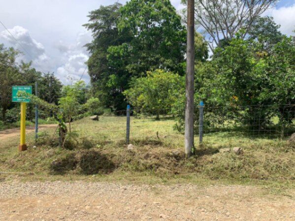 Lote esquinero en Cajón, Pérez Zeledón in Cajón, Pérez Zeledón, San José — ₡ 25 000 000