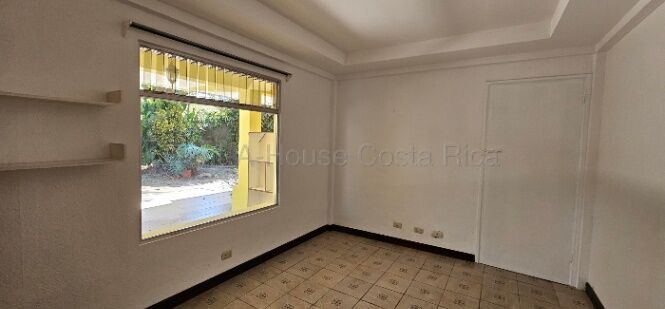 Se alquila apartamento en Escazú San José 26-2012 in Granadilla, Curridabat, San José — ₡ 450 000