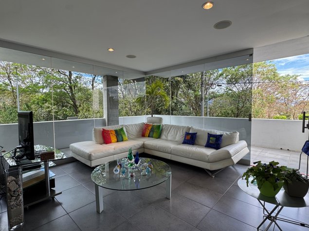 VENTA CASA MODERNA OMEGA, FRENTE COLEGIO SAINT CLARE, LA UNIÓN (jk) in San Juan, La Unión, Cartago — ₡ 278 000 000 - Photo 2 of 27