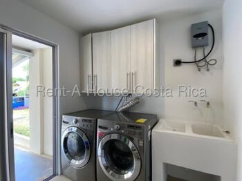 Alquiler de Casa en Santa Ana-Piedades. RAH 26-1471 PRECIO REBAJADO en Pozos, Santa Ana, San José — $2,050 - Foto 4 de 20