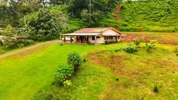 Casa con Vista 360 y clima fresco en zona Alta a 20min de La Fortuna en Monterrey, San Carlos, Alajuela — 125 000 000 ₡ - Foto 3 de 19
