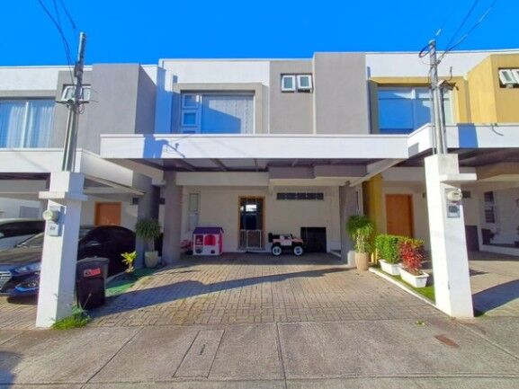 MLS-26-993 LS VENTA CASA HEREDIA CENTRO en Heredia — ₡ 89 000 000