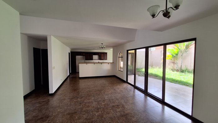 Casa En Venta En Brasil De Santa Ana, San José en Brasil, Santa Ana, San José — $291,048 - Foto 2 de 9