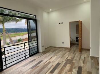 Casa semi-nueva en condominio Distrito San Juan con  +10 amenidades in Concepción, La Unión, Cartago — $1,950 - Photo 5 of 22