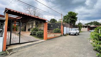 SE VENDE CASA EN GRECIA, ALAJUELA in Grecia, Alajuela — $164,000 - Photo 5 of 27