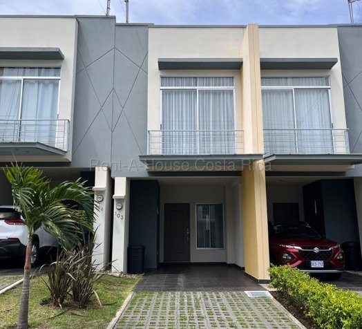 CASA EN VENTA EN SAN PABLO DE HEREDIA en San Pablo, Heredia — ₡ 77 500 000