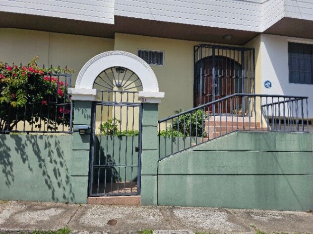 Se Vende Hermosa Casa en San Pedro de Montes de Oca.  in Sabanilla, Montes De Oca, San José — $245,000