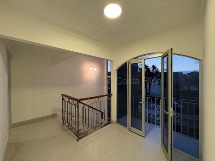 Alquiler de Casa de 160m2 en Pozos de Santa Ana 26-1883 en Pozos, Santa Ana, San José — $1,600