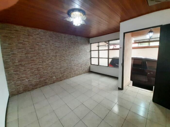 Casa en venta en Guadalupe en Guadalupe, Goicoechea, San José — ₡ 80 000 000