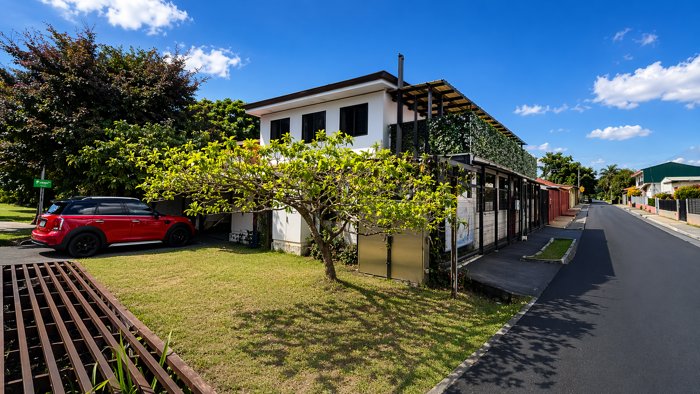 Property With Commercial Space And House For Sale In Atenas en Concepción, Atenas, Alajuela — ₡ 145 000 000