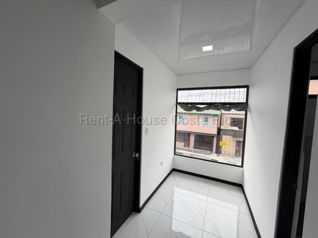 Venta de Casa Esquinera en Tibás-San Juan. RAH 27-227 en San Juan, Tibás, San José — 76 000 000 ₡ - Foto 4 de 10