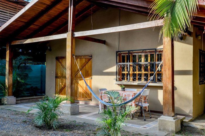 HERMOSA CASA EQUIPADA EN PLAYA HERMOSA en Jacó, Garabito, Puntarenas — $187,000 - Foto 2 de 13