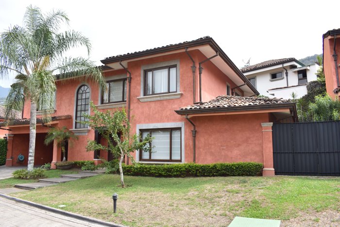 Casa en Venta Jaboncillos Escazu in Escazú, San José — $560,000