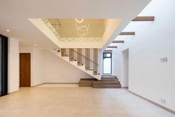 CASA NUEVA! LIGHT OF HOUSE, Laureles, Escazú en San Rafael, Escazú, San José — $1,150,000 - Foto 2 de 25