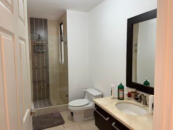 Alquiler de apartamento en Condominio Terrazas de Ayarco. RAH 26-828  en Sánchez, Curridabat, San José — $2,000 - Foto 5 de 18