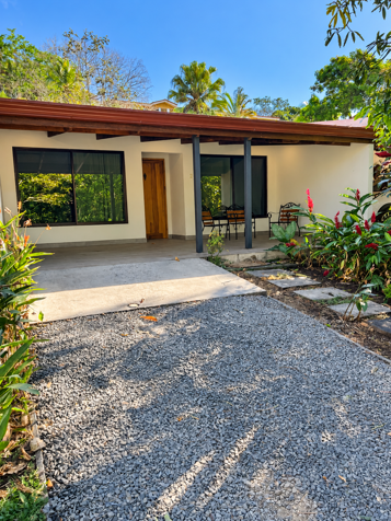 Casa en alquiler con piscina privada en Atenas en Atenas, Alajuela — $1,300