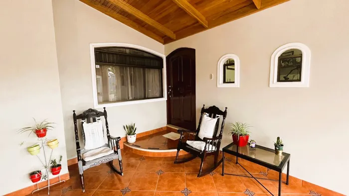 SE VENDE CASA EN RESIDENCIAL, SAN RAMON en San Ramón, Alajuela — $390,000 - Foto 3 de 25