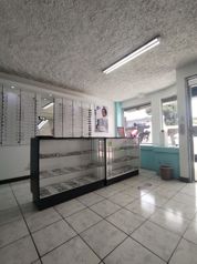 Commercial building for sale downtown Grecia en Grecia, Alajuela — 215 000 000 ₡ - Foto 4 de 7